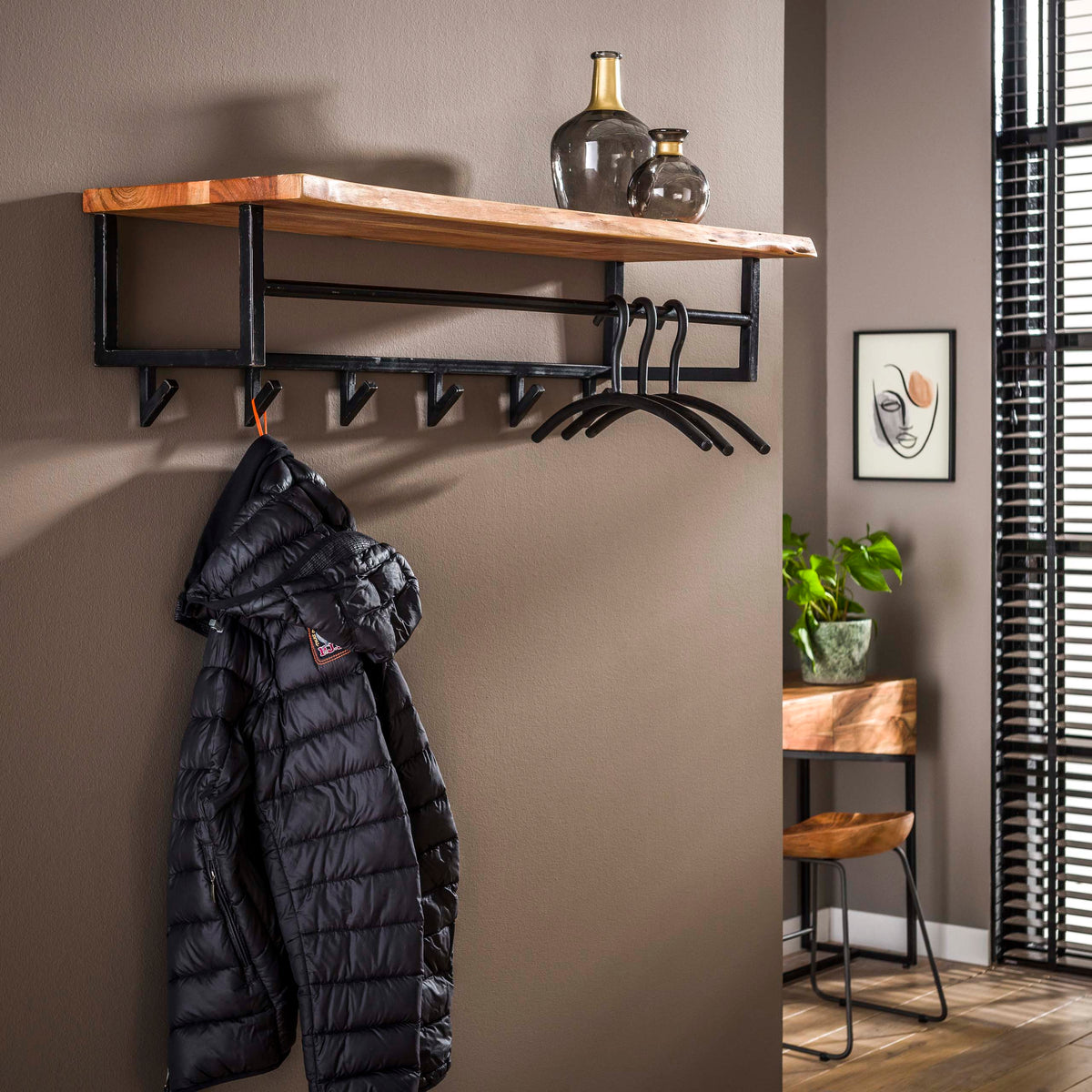 Garderobe Edge Kleiderstange und Hutablage 6 Haken