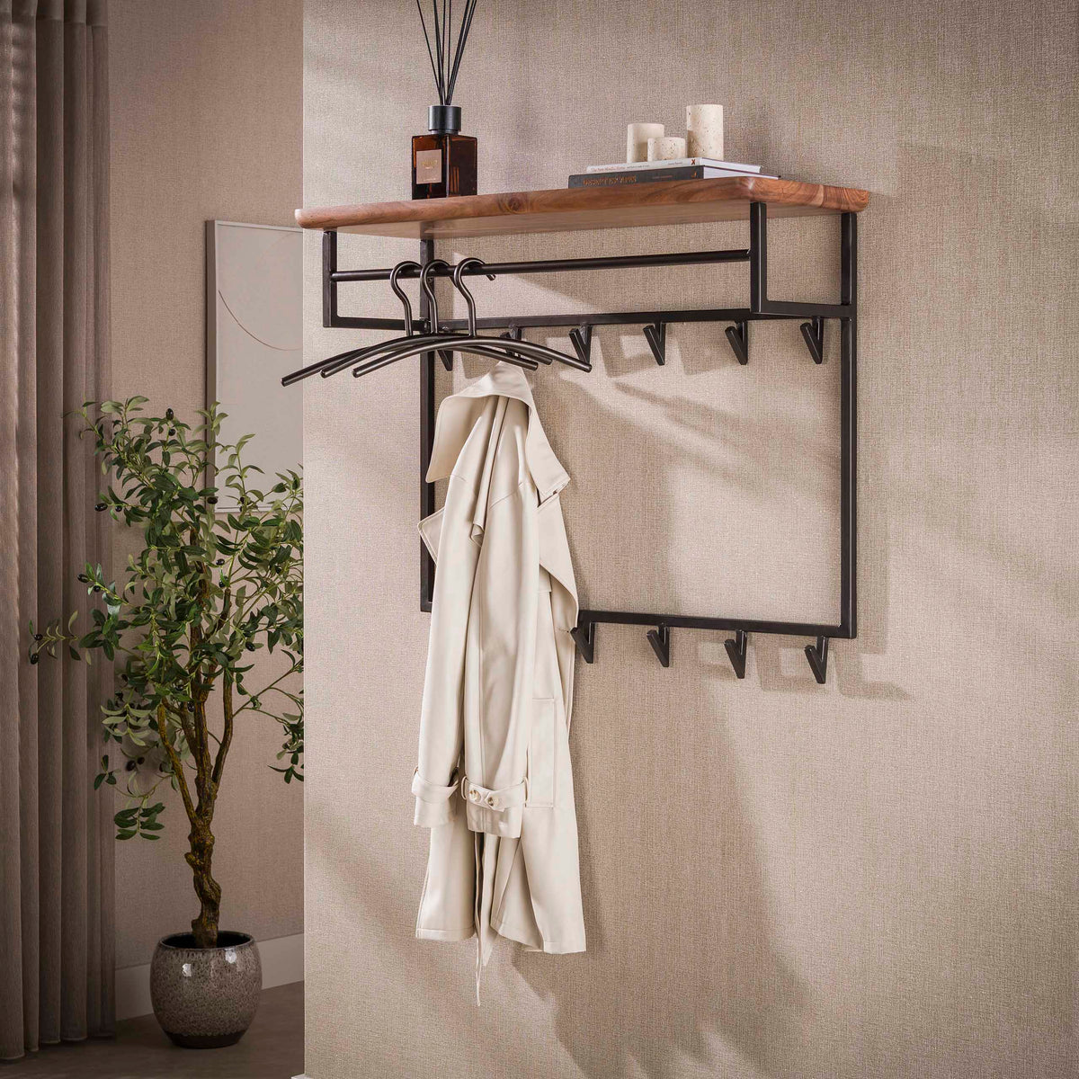 Garderobe Edge Curve hoch 12 Haken