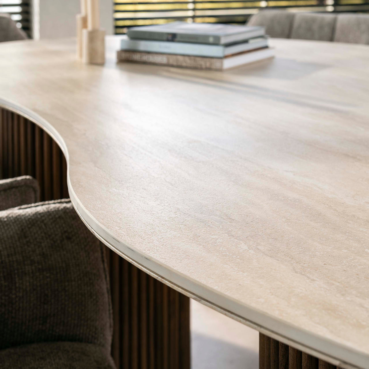 Dining table Romano kidney-shaped 215cm
