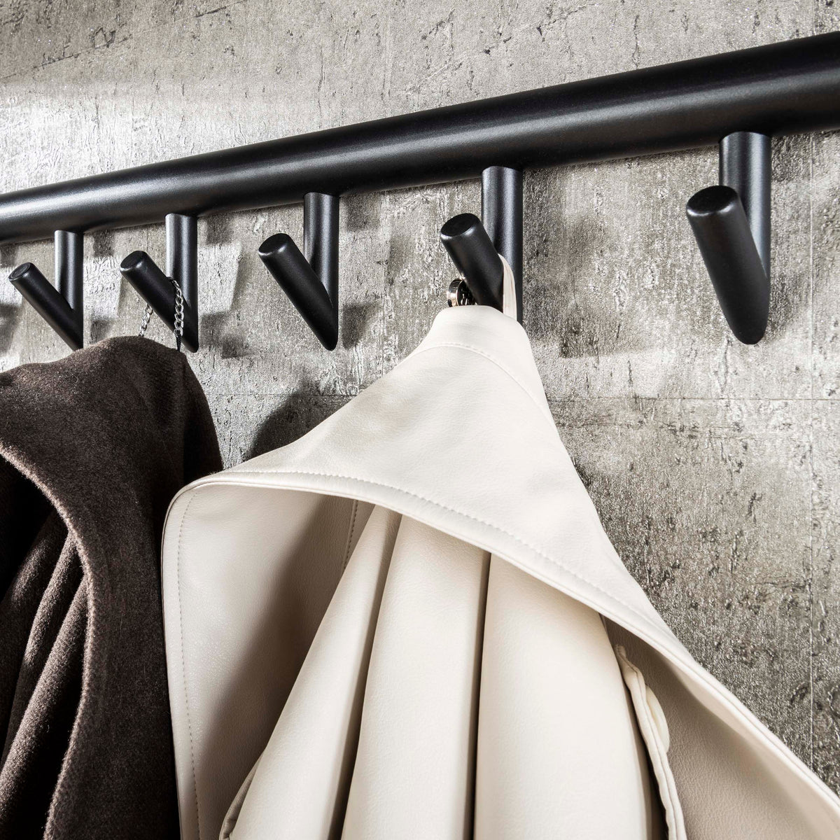 Garderobe Tenaro Kleiderstange und Hutablage 10 Haken