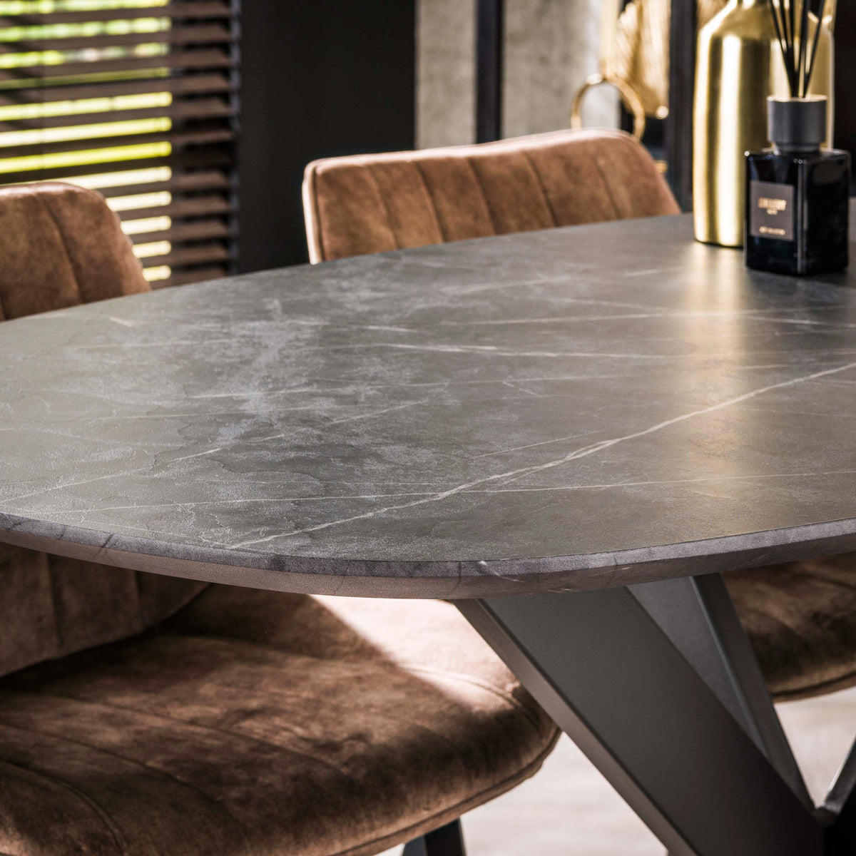 Bartisch Onyx Cross oval 140cm