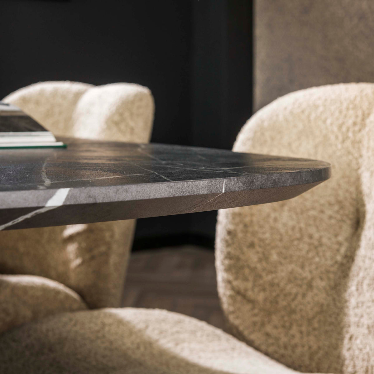 Onyx Cross Esstisch oval 180cm