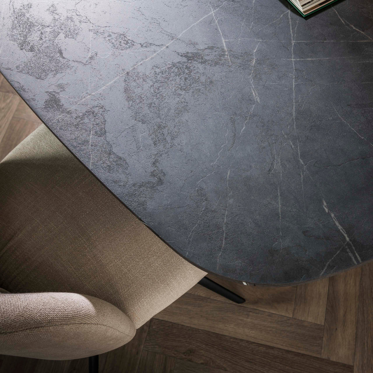 Esstisch Onyx Cross oval 215cm
