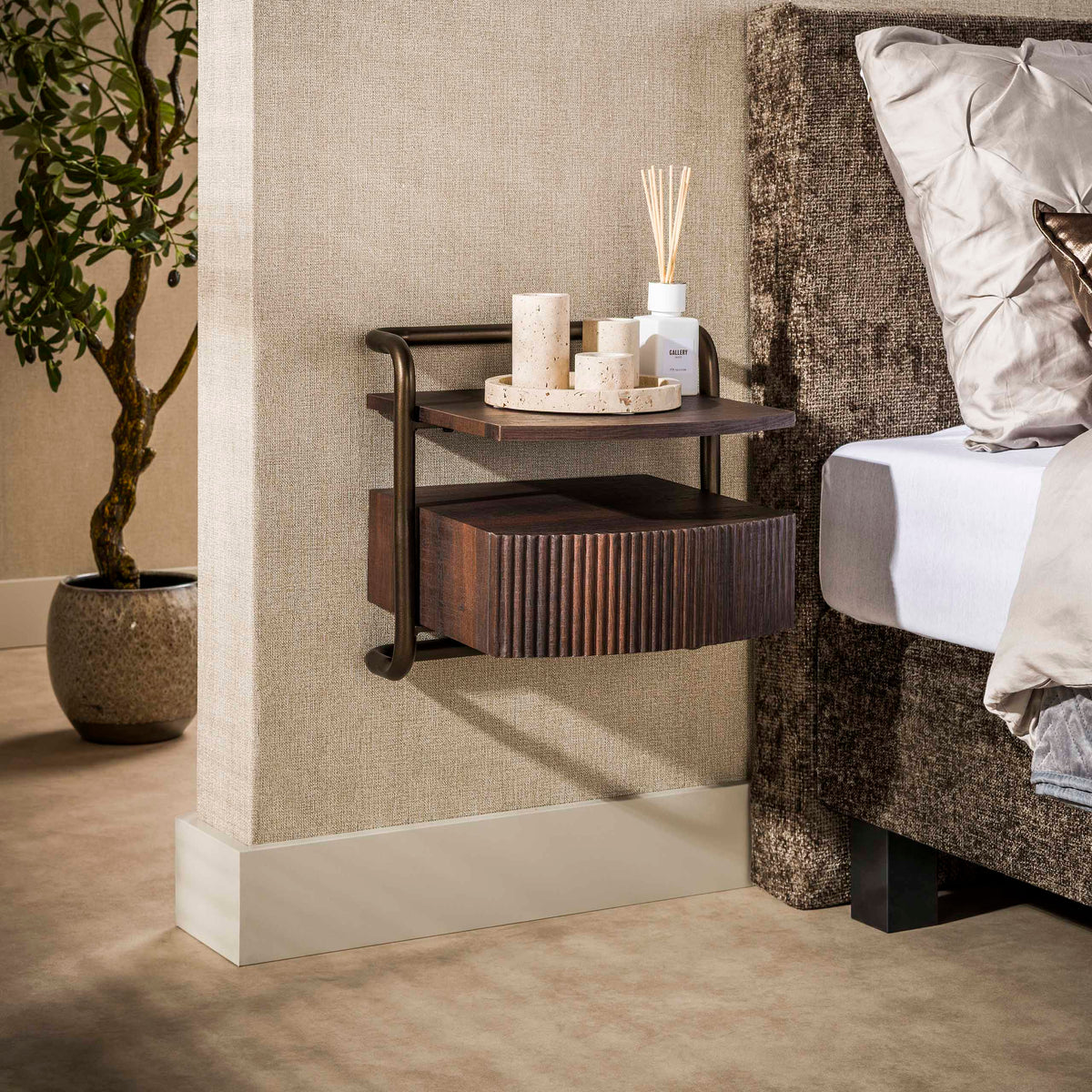Floating bedside table Bend 1 drawer
