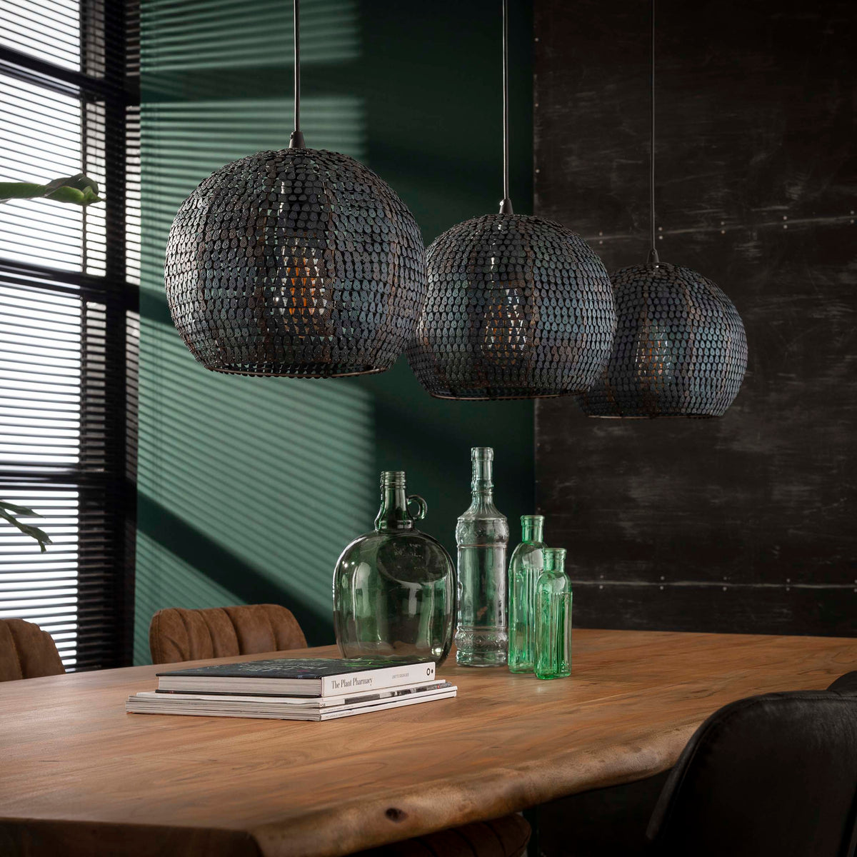 Pendant lamp Armor Orb 3-socket